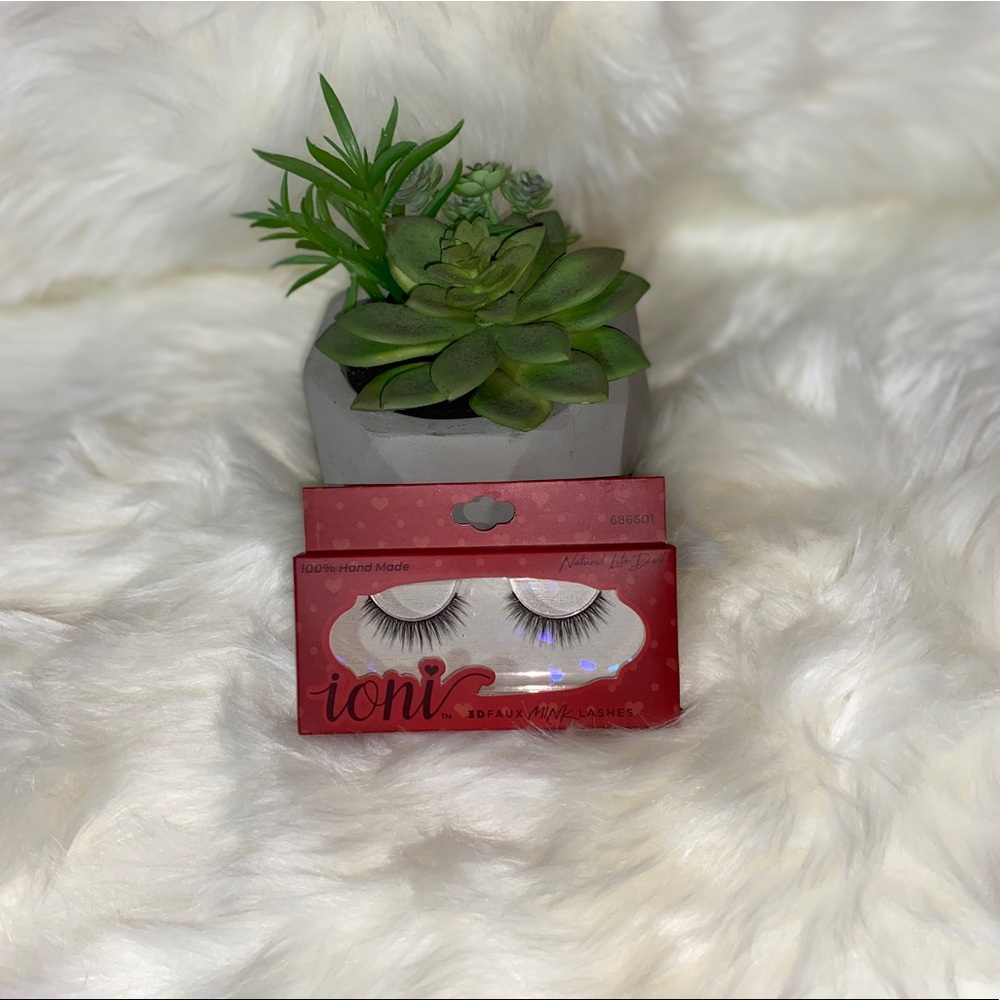 iconi eyelashes